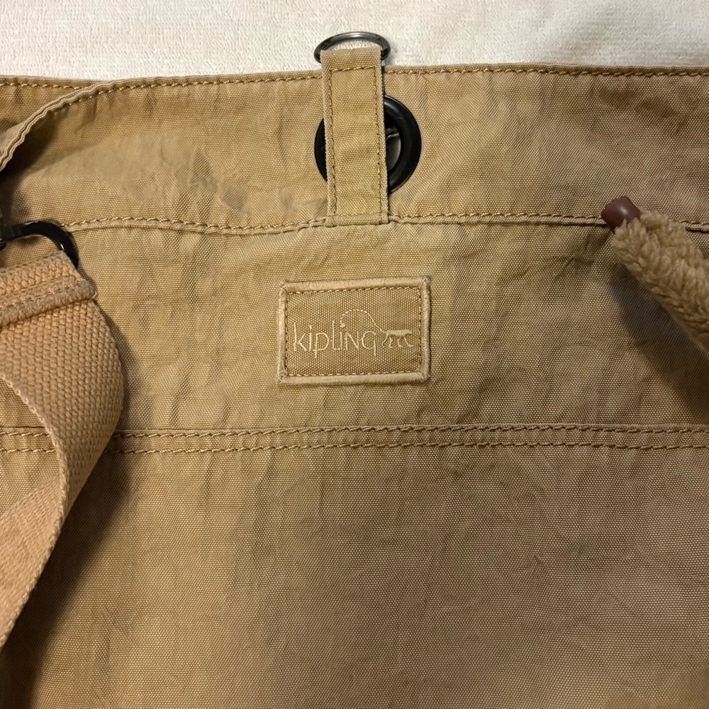 Y2K Kipling Tan Messenger Bag with Keychain - Picture 5 of 13